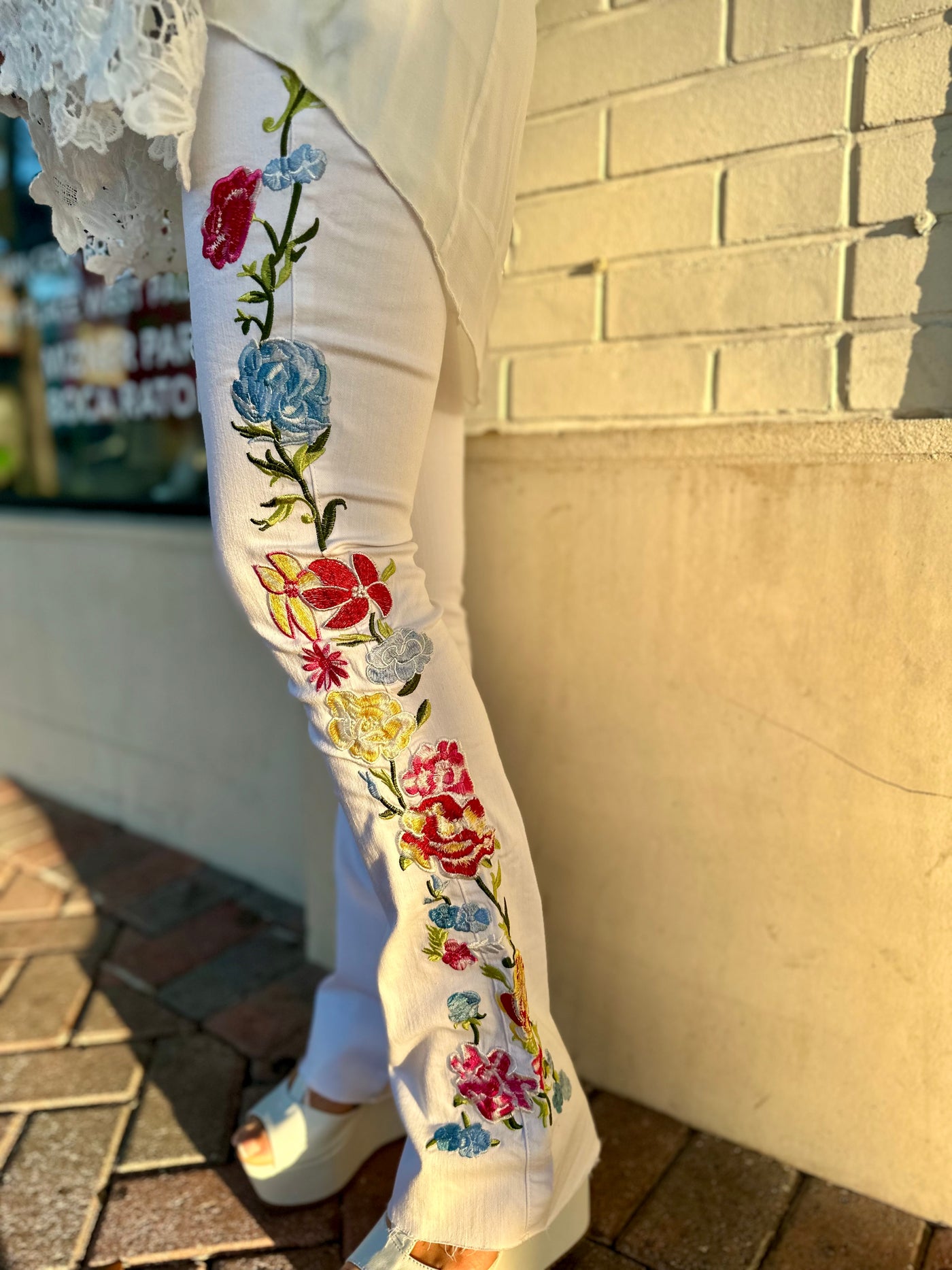 Floral Embroidered Stretch Jeans