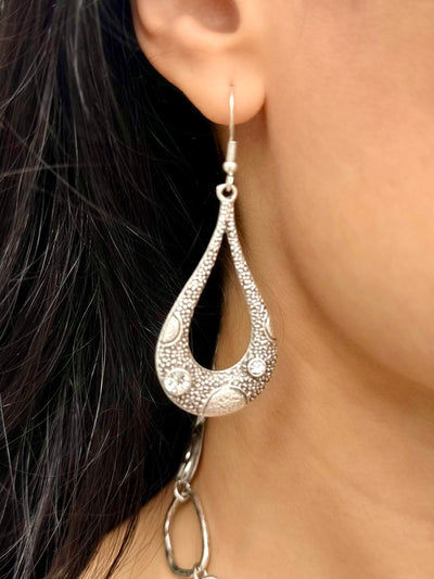 Amara Drop Earrings