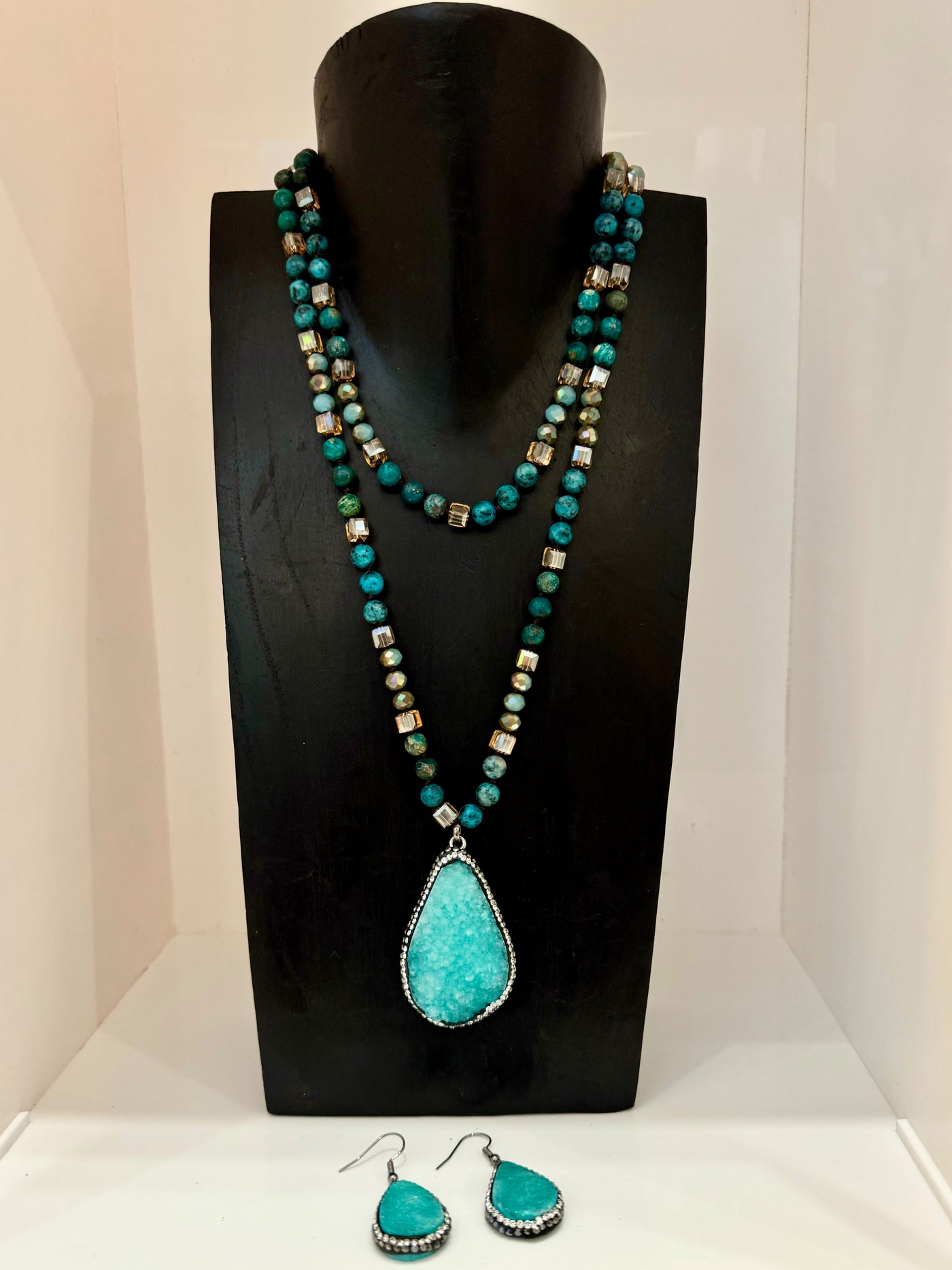 Oceania Druzy Stone Necklace