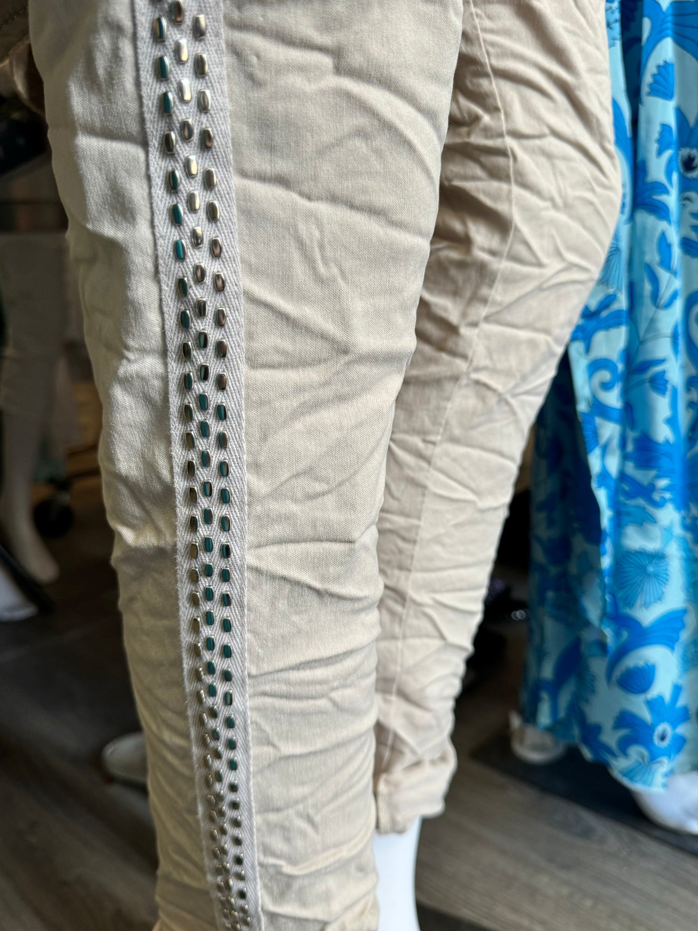 Nailhead Jogger Pant